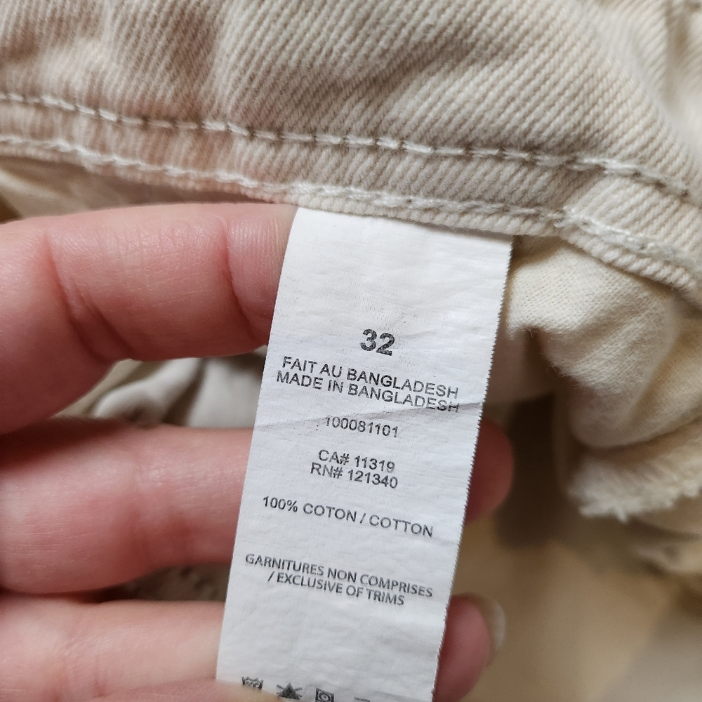 Dynamite Beige/Tan Women's Jean Shorts Sz 32 - Picture 7 of 10